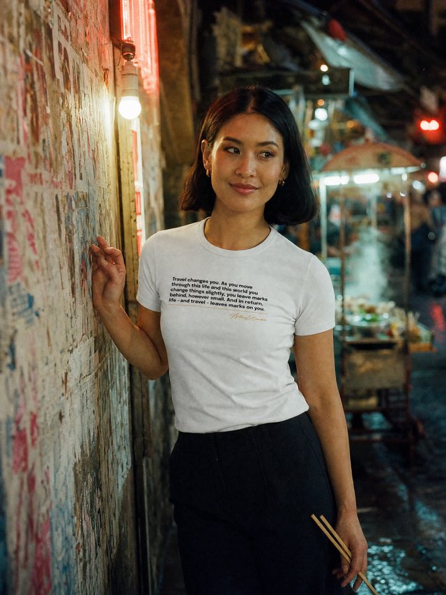 Travel Changes You — Women's Fitted T-Shirt in White